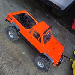 RC Crawler Roller With Proline Shocks, Proline Beadlocks, Etc