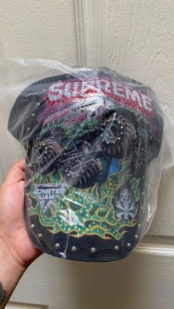Supreme (Grave Digger Mesh Back 5-Panel Hat)
