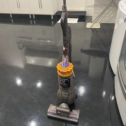 Dyson Vacuum 