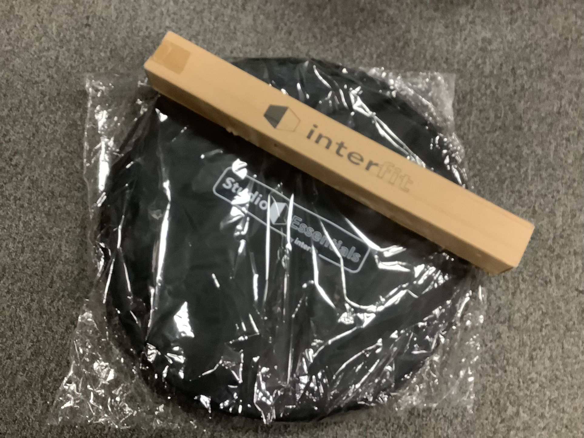 Studio Essentials Pop-Up Reversible Background Kit (5 x 6.5'