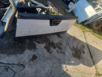 Chevy Avalanche (2004) Parts