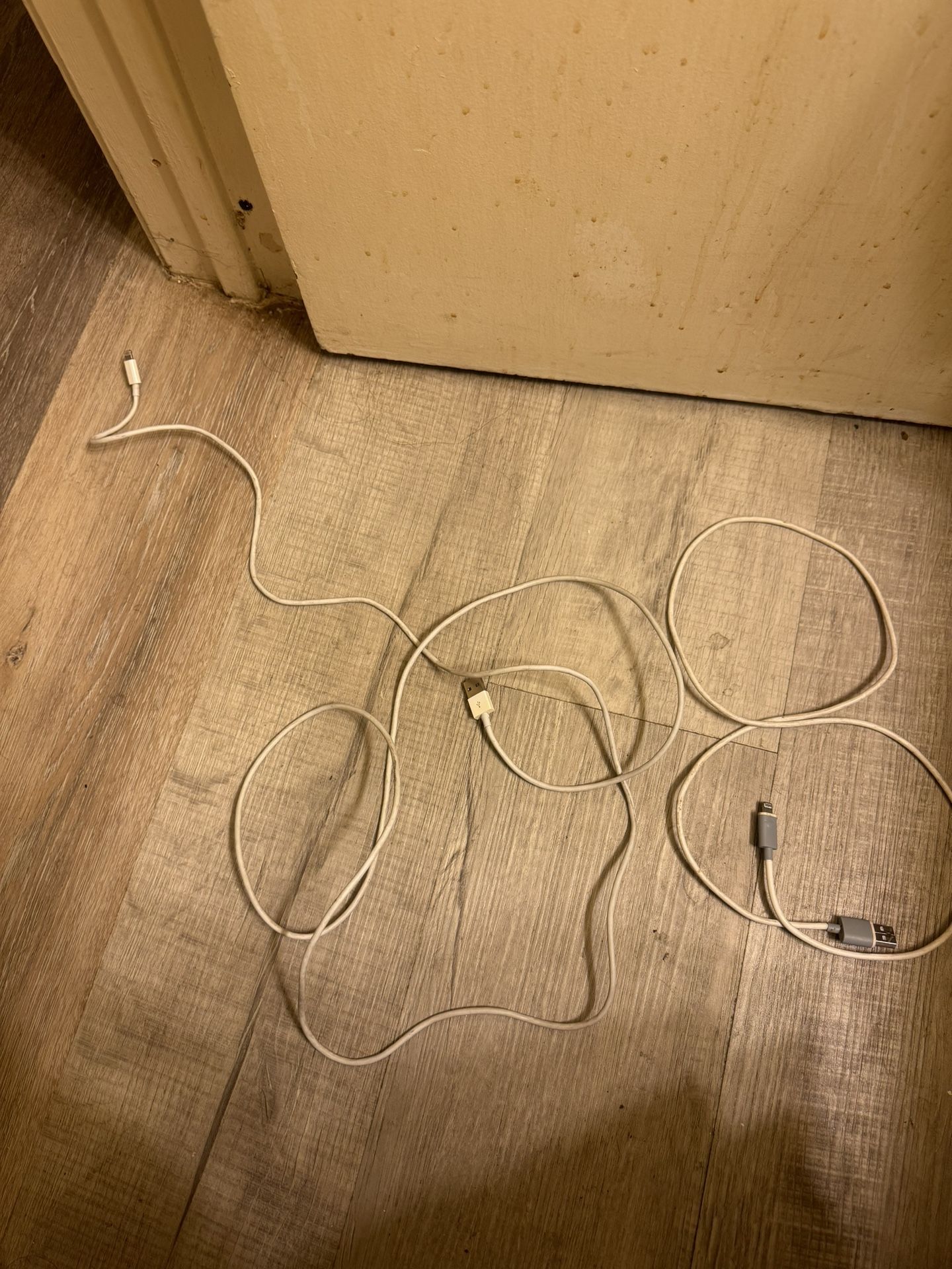 Apple14 & Under Chargers