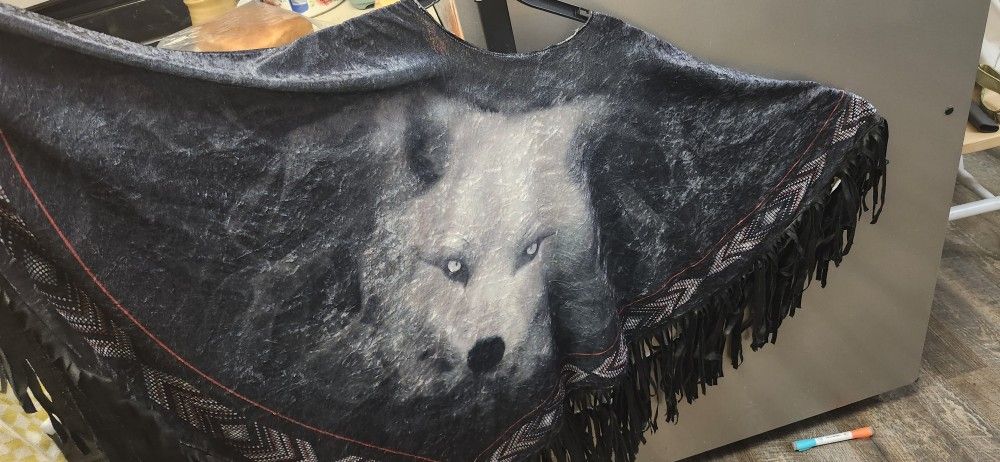 Spirit Halloween Wolf Shawl/Cape