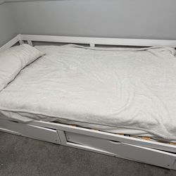 Used twin bed with 1 pullout.
