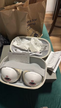 MomCozy Wearable Breast Pump M5