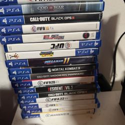 Ps4 With 2 Controllers, Headset, 17 Games 