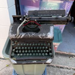 Antique Typewriter 