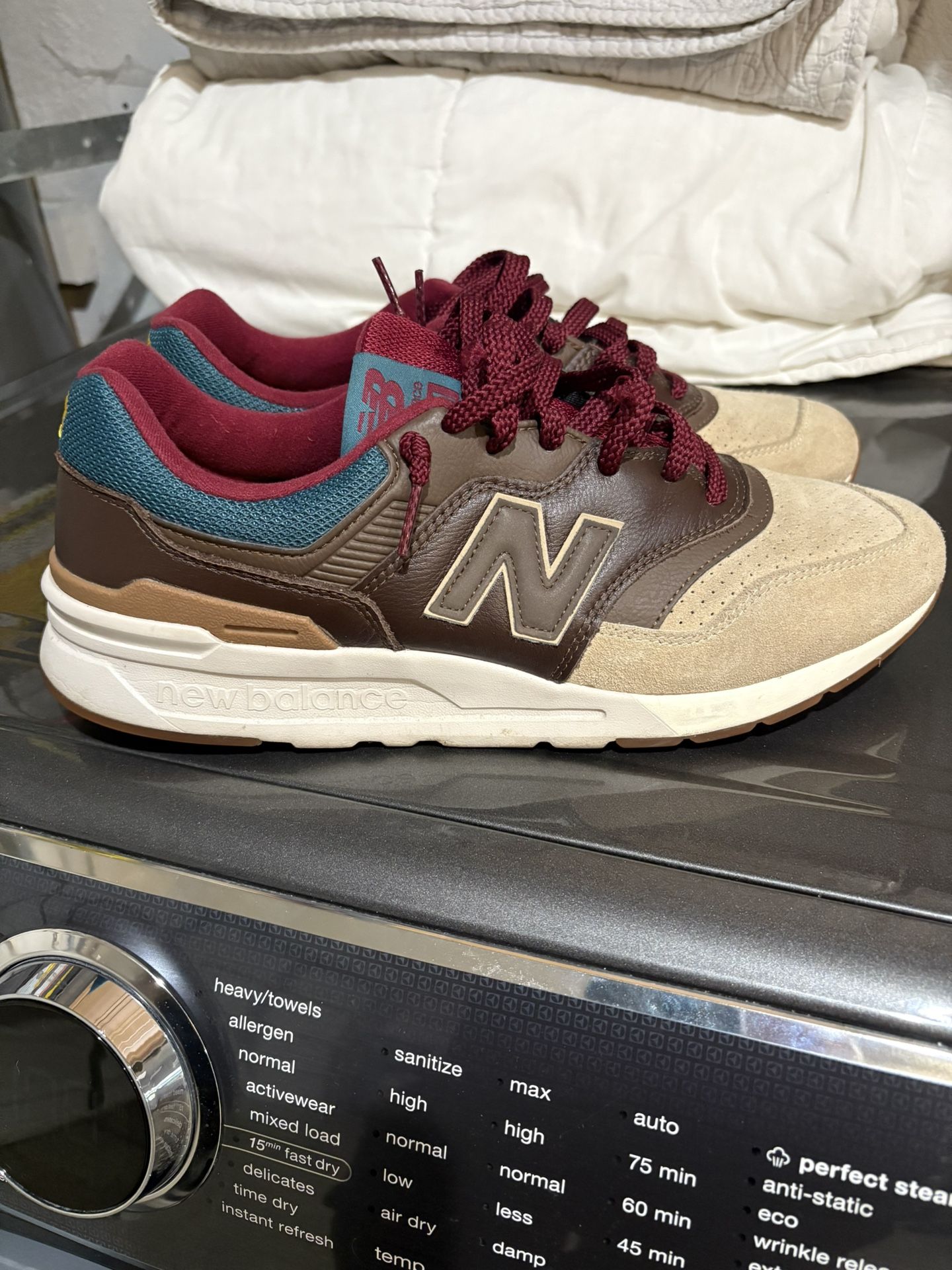 New Balance 997H