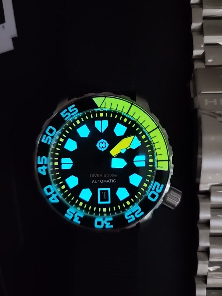 Mens HELM Khuraburi 42mm Dive watch, rated to 300meters