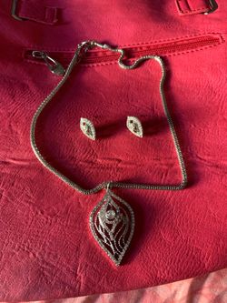 Cadena con aretes