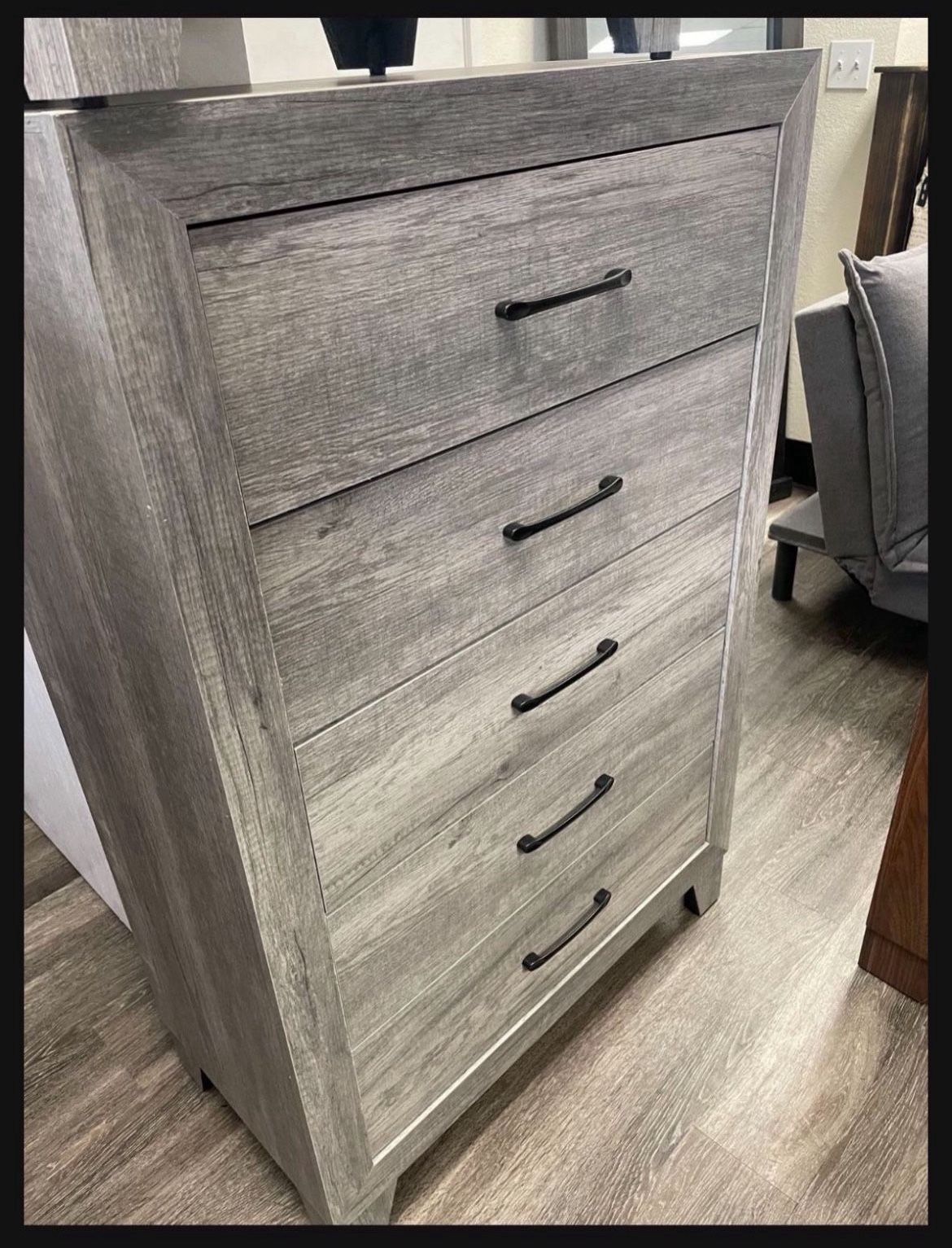 New Sky Grey Coastal Vibe Quality Chest / Tall Dresser !!