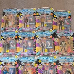 31 Star Trek Action Figures