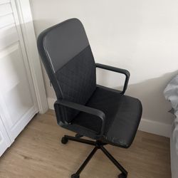 IKEA Chair – Minimal & Comfortable