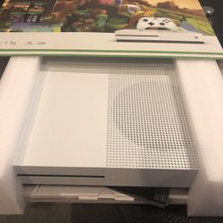 Xbox One S Minecraft Bundle 1TB 