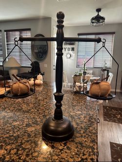 Black Farmhouse Scale Decoration