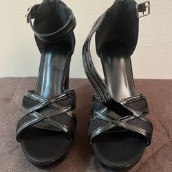 NWOB Women’s Black Suede Dressy Platform Heeled Sandals W/ Ankle Straps Sz:10 (US