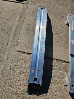 Toyota Rav4 Front Rebar OEM
