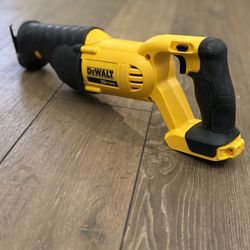 Dewalt DCS380 20v Max Reciprocating Saw