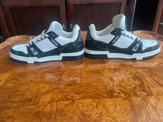 Louis Vuitton LV Trainer Sneaker Black/White – Size 8