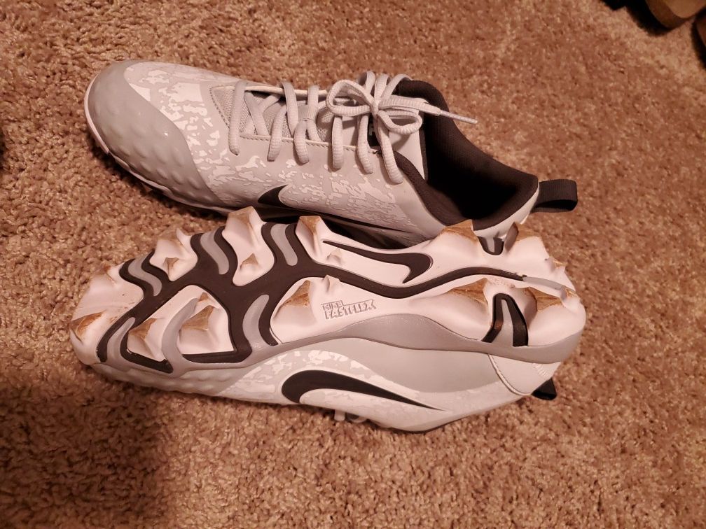 Womens softball cleats