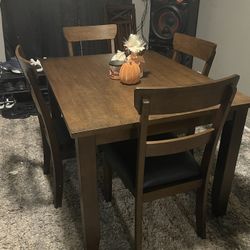 Table And Chairs 