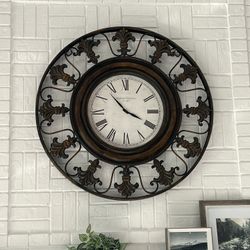 Large elegant wall clock