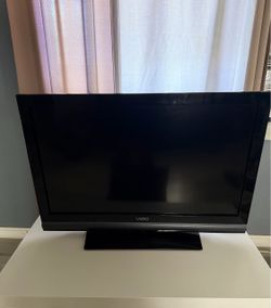 VIZIO 32” LCD TV