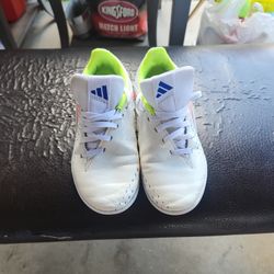 Kids Indoor Soccer Shoes
