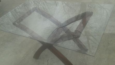 Modern glass dining table 5ft