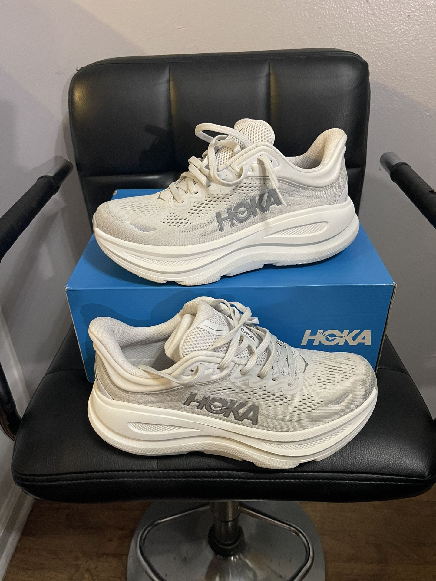 Hoka Bondi 9/ Size 8.5B Women’s $100