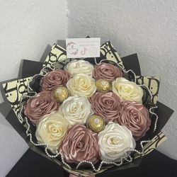 Eternal Rose Mothers Day Ramo 