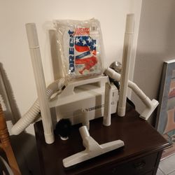 Oreck XL 10 Pcl Shoulder Support Vacuum Cleaner With Bags.