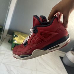 Jordan 4 FIBA size 9.5