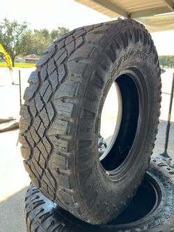 285/75/18” GOODYEAR A/T Like New