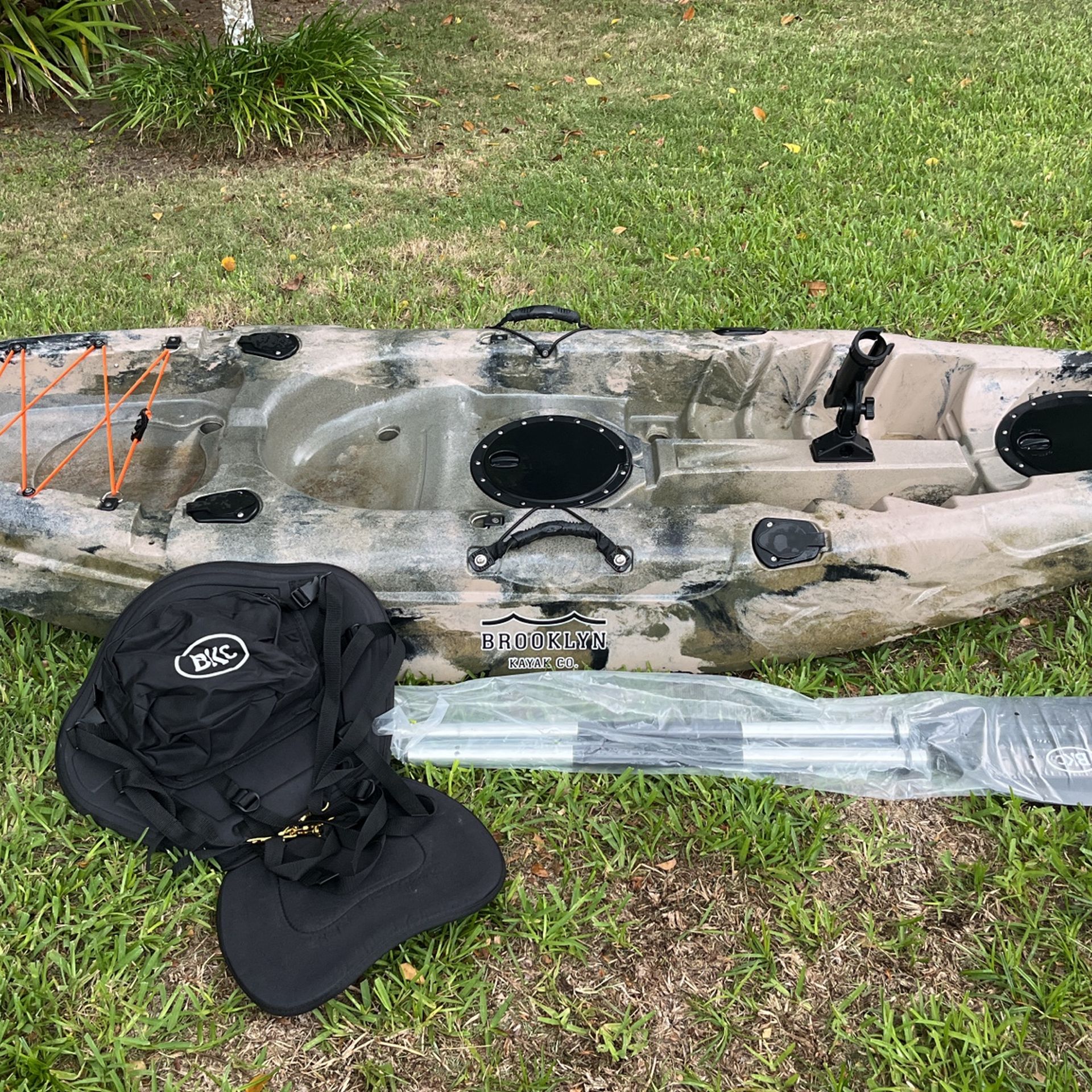 9 Ft Brooklyn Fishing Kayak NewOBO