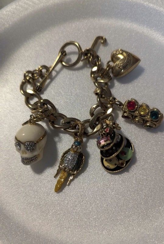 Juice Couture Bracelet comes With Charms Located In Mesa