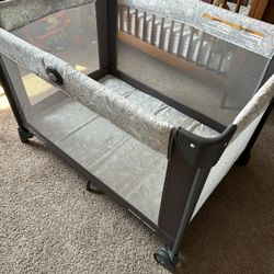 Portable Crib 