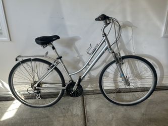 Raleigh Route 3.0 Women’s Road Bike