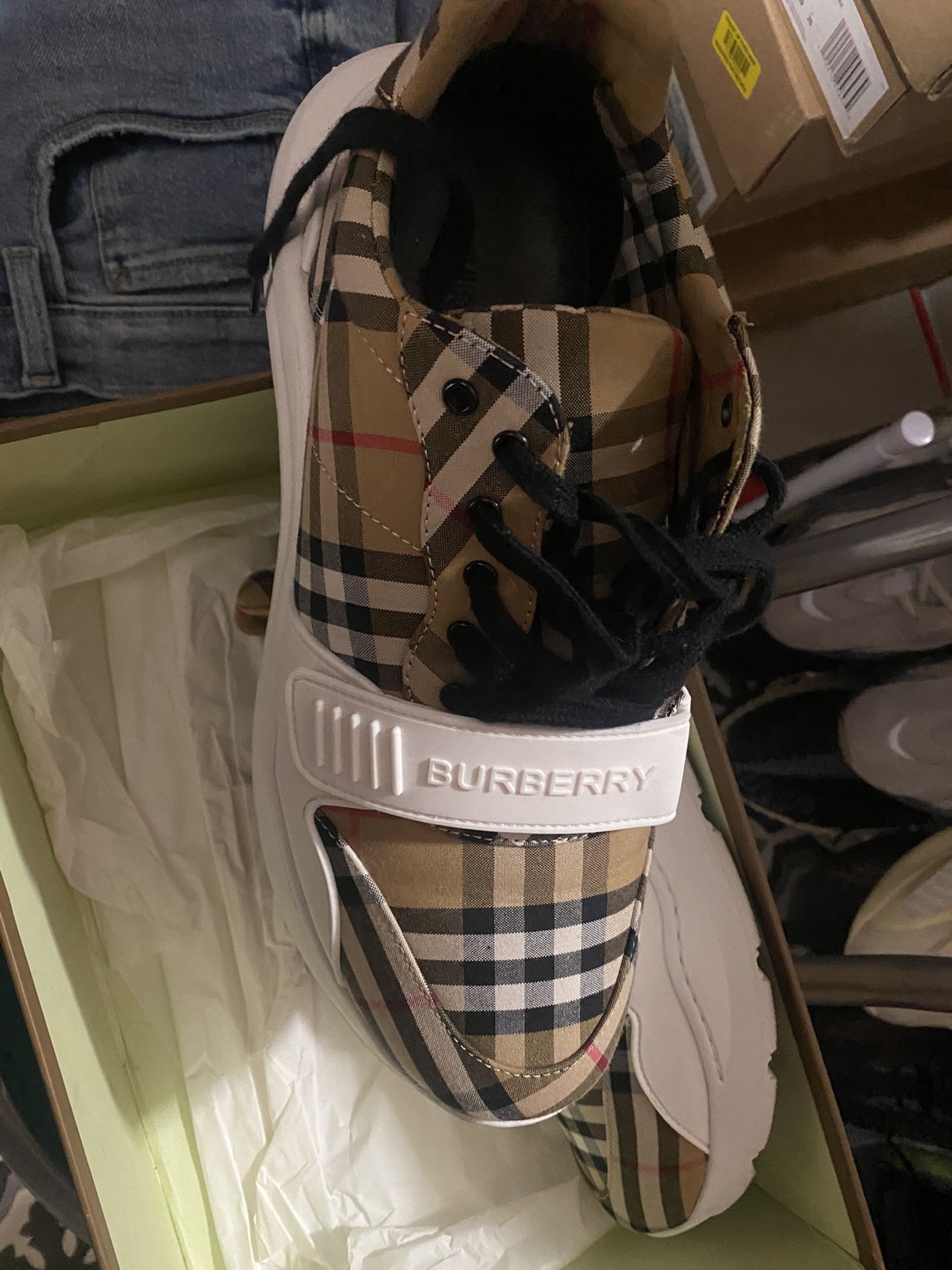 Burberry Size 44