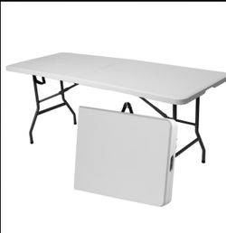 Folding table