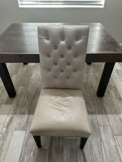 Set of 4 dining chairs