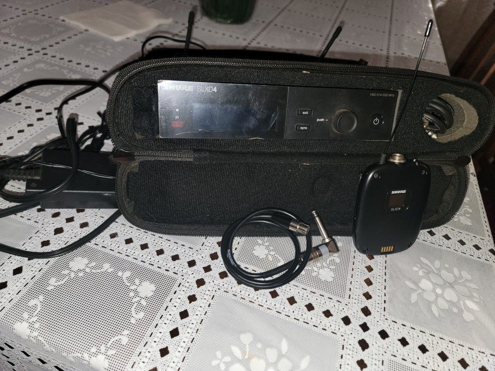 Shure SLXD4 