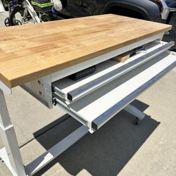 Adjustable Height Work Bench