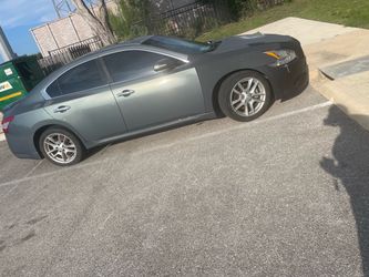 2011 Nissan Maxima · SV  3.5 v6 Sedan 4D