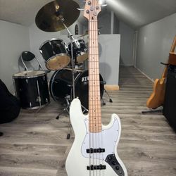 Fender 5 String Jazz Bass 