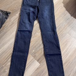 Mid Rise, Dark Wash Skinny Jeans