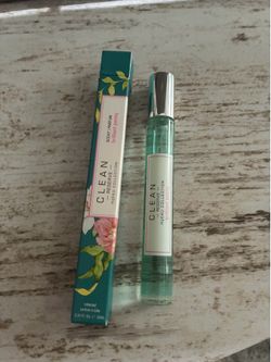 Clean girl reserve brilliant peony rollerball perfume