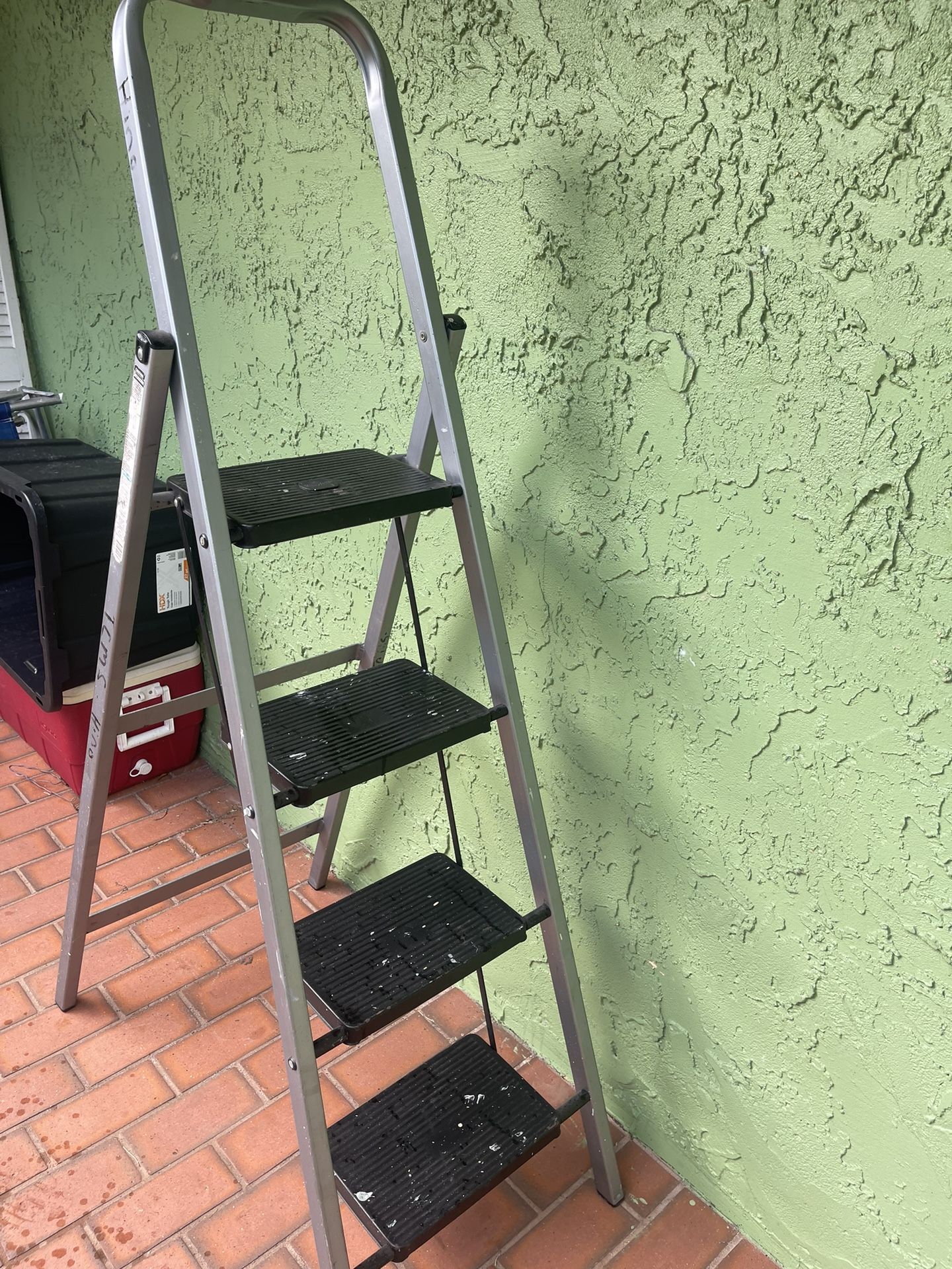 Skinny mini (4 Step Stool Ladder)