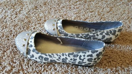 New Children's Place Girls Shoes - Size 1
