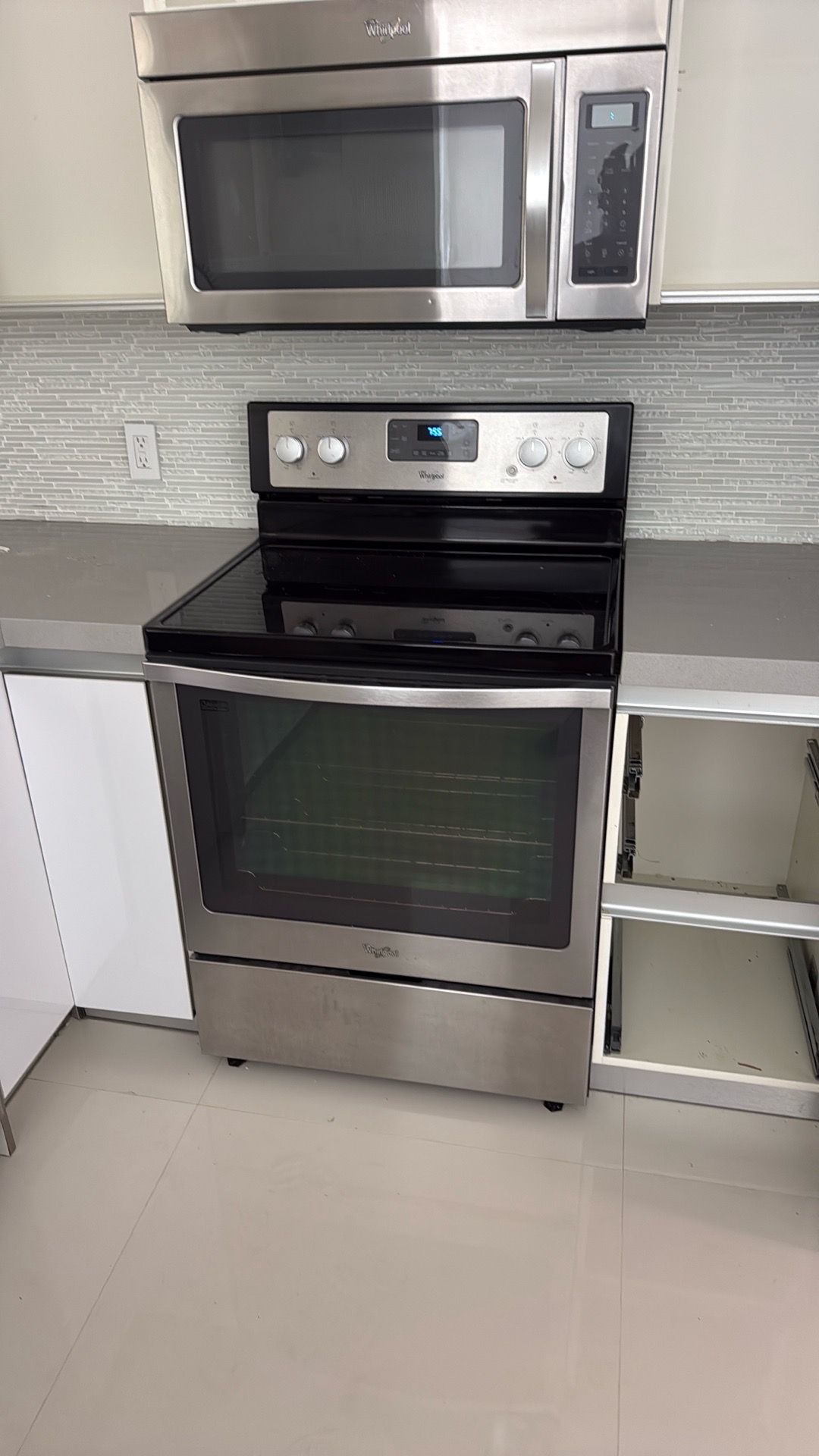 Electric range and microwave